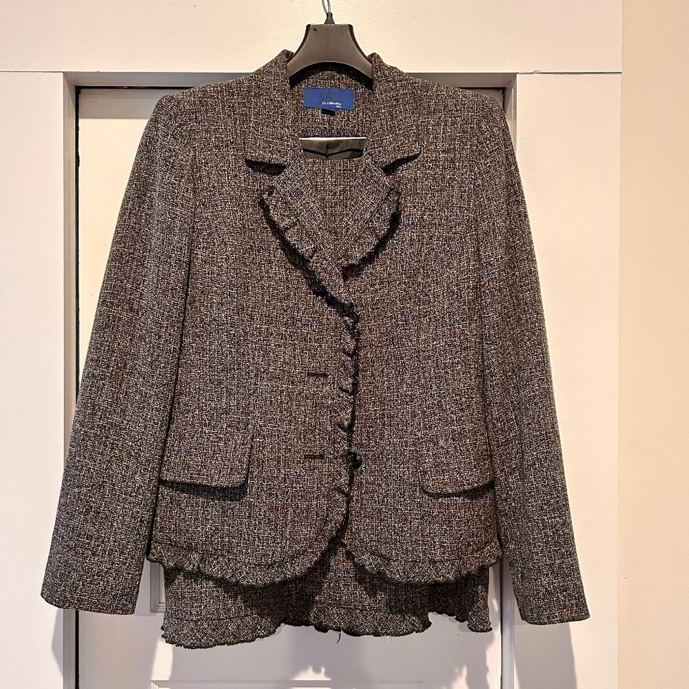 Women’s Skirt Suit